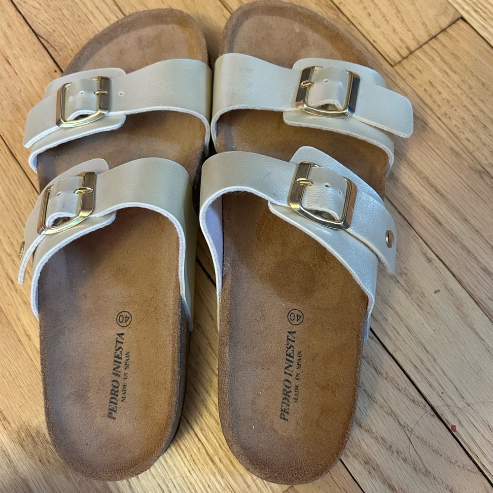 Pedro iniesta tan Sandals